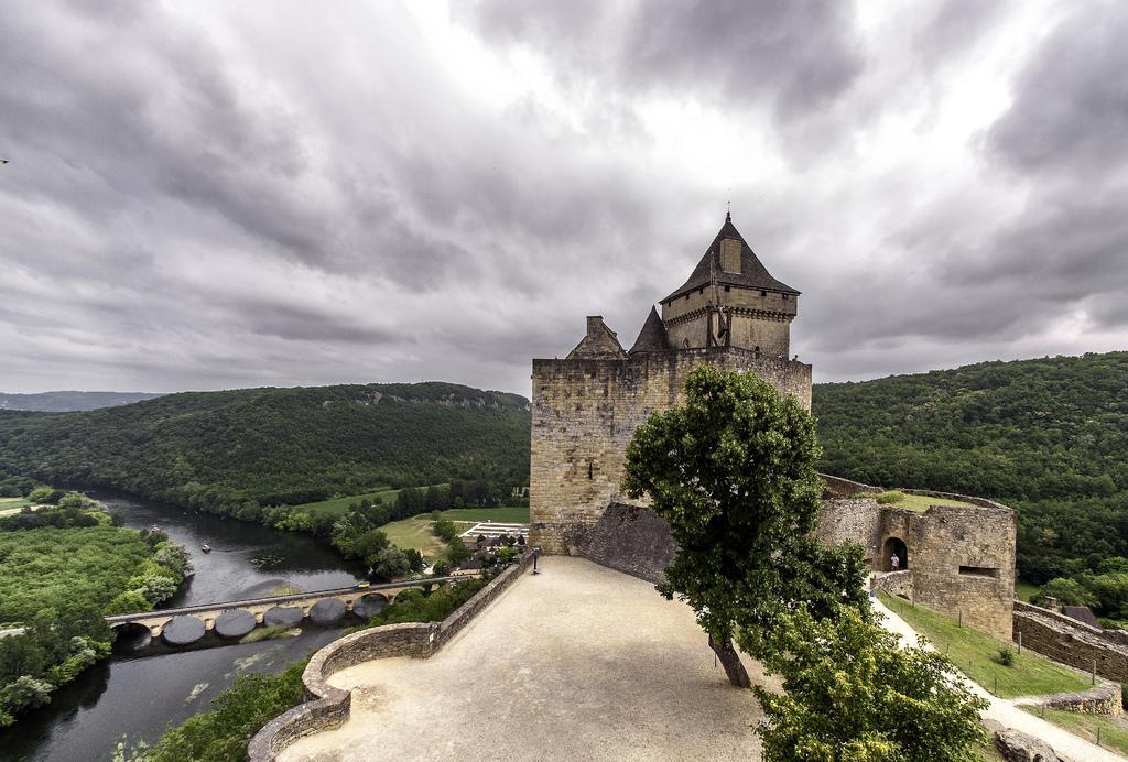 TERRE d'HISTOIRE - Baignade, canoë, piste cyclable à proximité Castelnaud La Chapelle Exterior foto